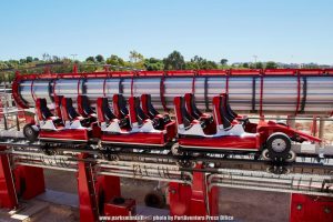 parksmania-tren_acelerador_ferrari-land-1